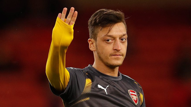 Mesut Özil’e PSG’den davet var