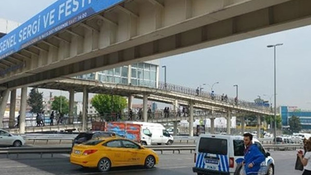 Metrobüs durağında bomba paniği