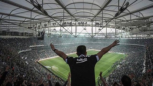 Besiktas Taraftarindan Pankart Hazirligi Spor Toto Super Lig