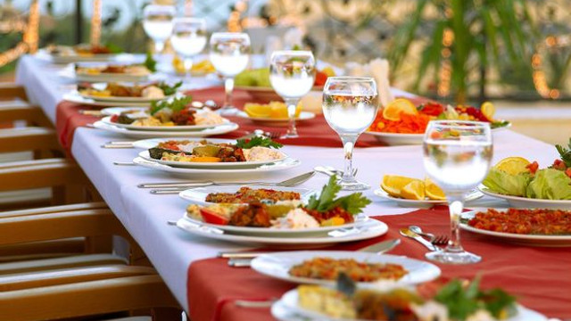 Bu şehirde her gün iki kez iftar açılıyor