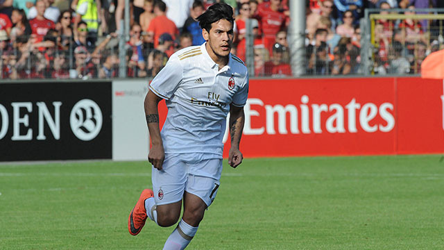 Kjaer'e karşılık Gustavo Gomez !