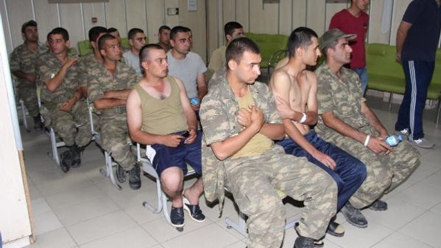 Askerlerin zehirlendiği kışla için flaş karar !