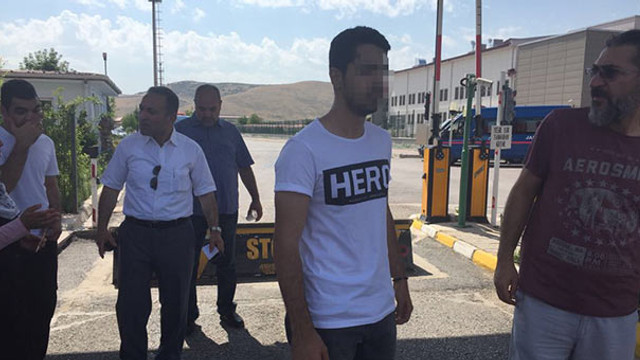 Ankara'da skandal ! Hero tişörtüyle yakalandı