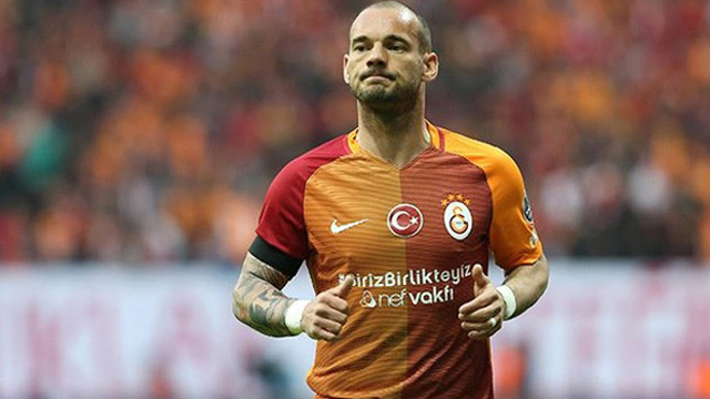 Sneijder'den Mert Çetin'e özel teşekkür
