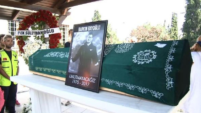 Altın Elbiseli Adam son yolculuğuna uğurlandı
