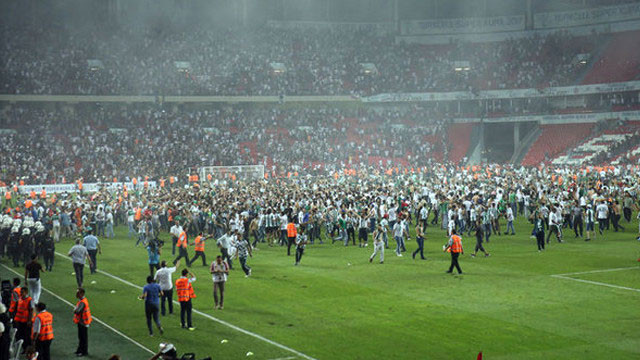 Konyaspor'a 5, Beşiktaş'a 1 maç ceza