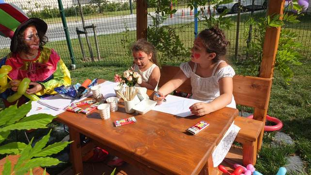 Helen Doron İngilizce öğrenme yaşını 3 aylık bebeklere indirgedi