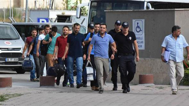 Gözaltına olan askerlerden 6'sı itirafçı oldu