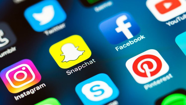 Çocukların Instagram ve Facebook’u olmalı mı ?