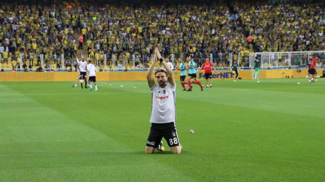 Caner Erkin Fenerbahçe taraftarını çıldırttı !