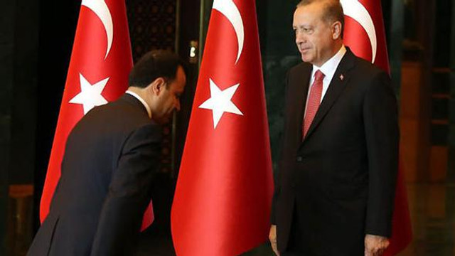 AYM Başkanı'ndan olay yaratan fotoğrafa açıklama