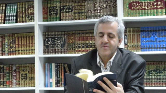 Yazar Müfid Yüksel kovuldu