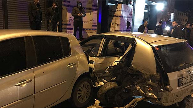 Park halindeki 7 araca çarptı !
