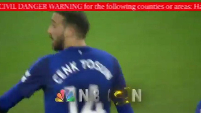 Cenk Tosun'un maçında füze alarmı !