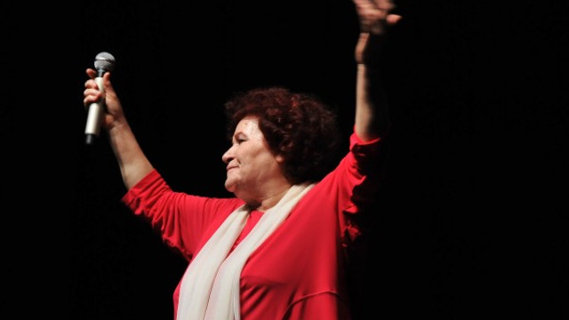Selda Bağcan'a hırsızlık şoku