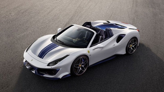 Ferrari'nin canavarı Türkiye'de satışa çıkıyor