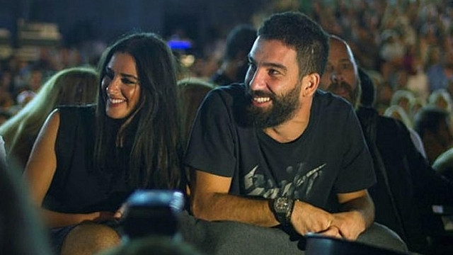 Arda Turan'a şok: Aslıhan Doğan baba evine döndü !