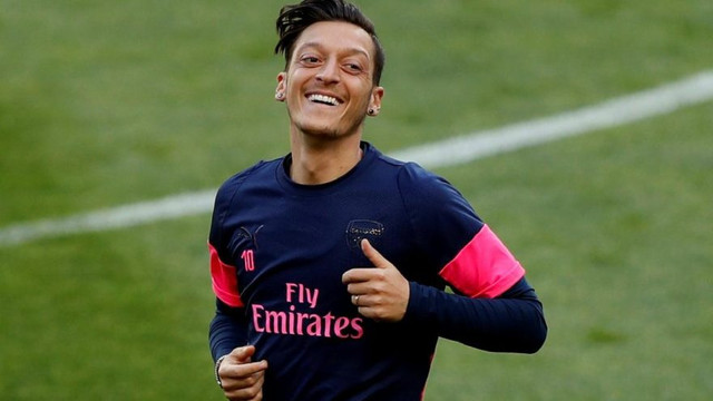 Mesut Özil'nden Türkiye için açık kapı