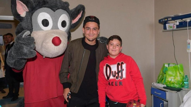 Cengiz Ünder'den anlamlı hareket