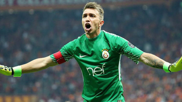 Muslera Galatasaray'da 3. kez 'dalya' diyecek