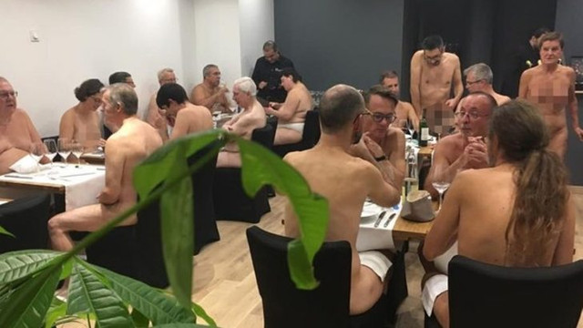 İlk çıplaklar restoranı açılıyor