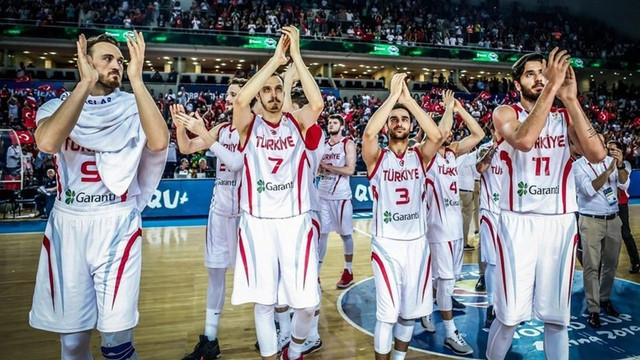 A Milli Erkek Basketbol Takımı İspanya'yı 71-67 yendi