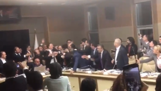 Meclis Sağlık Komisyonu'nda kavga çıktı !