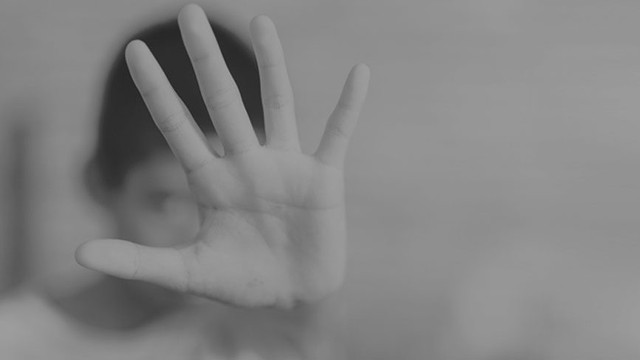 20 öğrenciyi taciz edip, ''evinize de kamera koydum'' diyerek tehdit etmiş