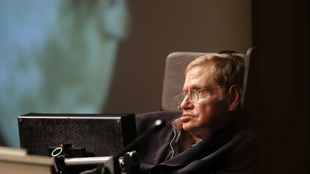 Hawking’in eşyaları için servet ödediler