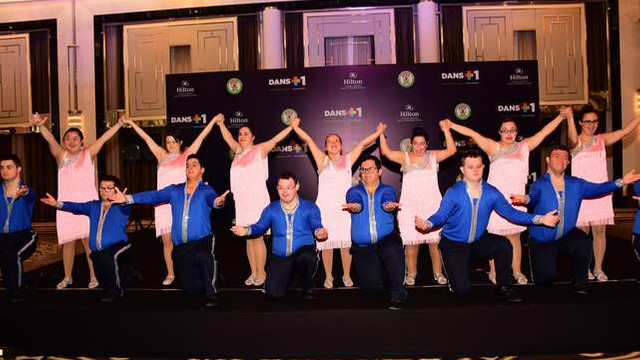 Down Sendromlu Dans 1 Grubu Izleyenleri Buyuledi Guncel