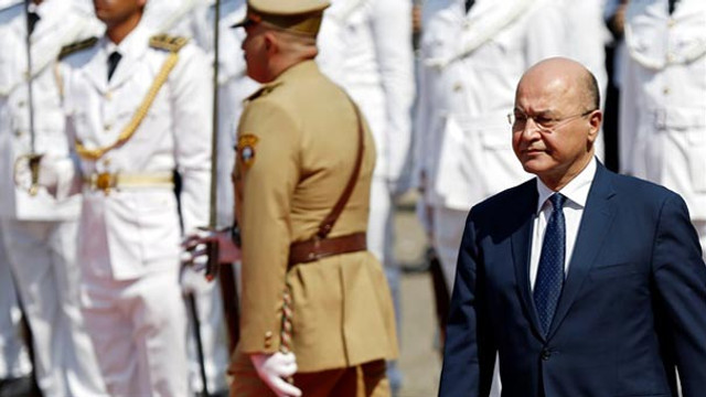 Irak'ta beş bakan internetten seçildi