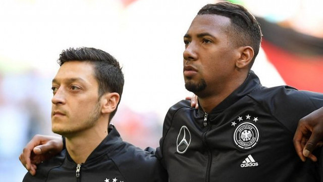 Jerome Boateng'den Mesut Özil'e destek