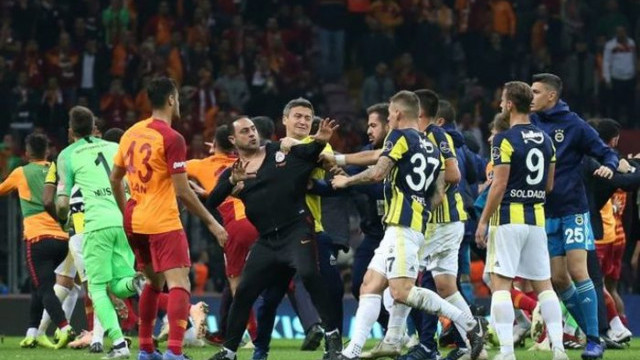 Hasan Şaş'tan imalı paylaşım: Şerefinizi kaybedersiniz
