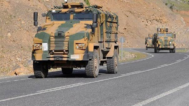 Hatay'da askeri araç devrildi