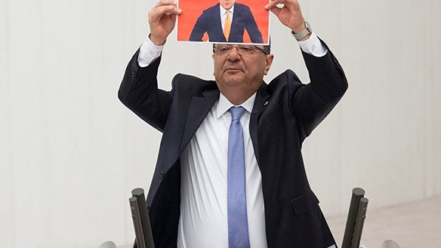 CHP'li Göker: ''Fatih Portakal'ı size yedirtmeyiz''