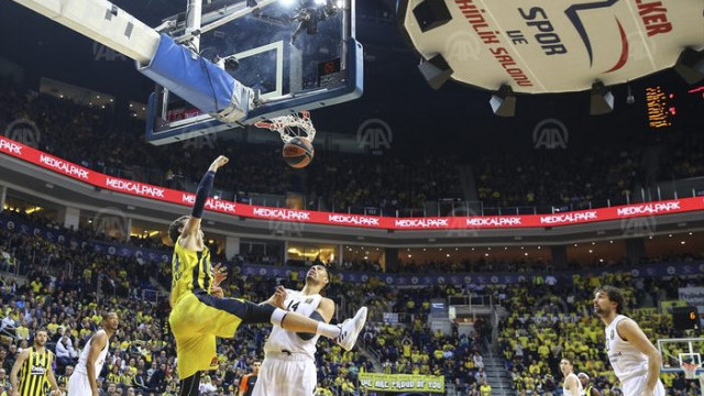 Fenerbahçe Beko 65 - 63 Real Madrid