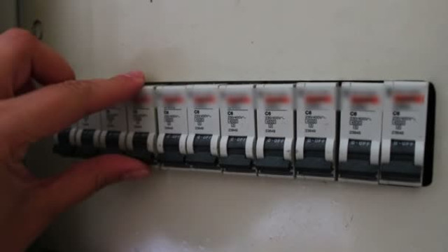 ''Sigortalarınızı kapatın, evinizden dışarı çıkmayın''