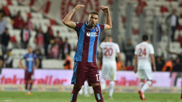 Burak Yılmaz'ın Beşiktaş'a yakın olduğu iddia edildi