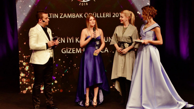 1.Altın Zambak Ödül töreninde ünlüler geçidi yaşandı