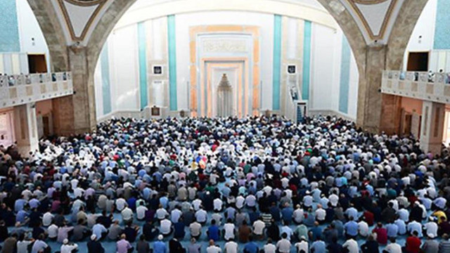 Diyanet duyurdu: 90 bin camide toplanacak...