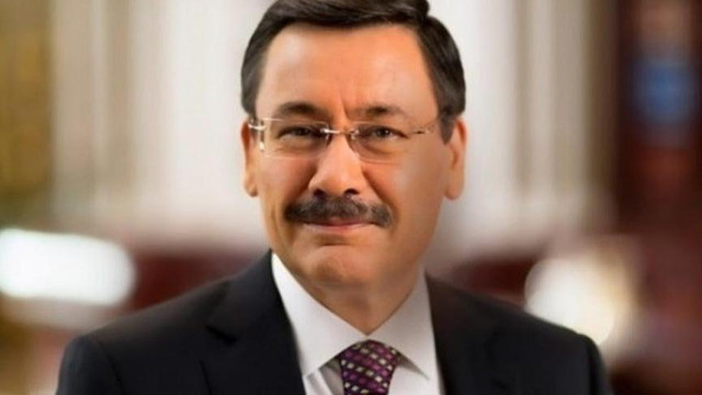 Gökçek'ten canlı yayında ''dinozor'' tepkisi