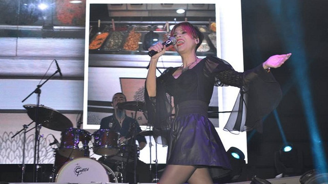Konserde Ahmet Kural'a protesto