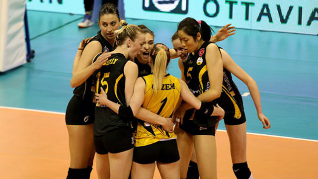 Akit yazarı kadın sporcuları hedef gösterdi: ''Kapatın gitsin''