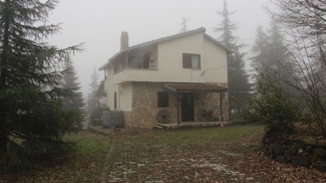 Üvey kardeşini dağa kaldırıp işkence yaptı