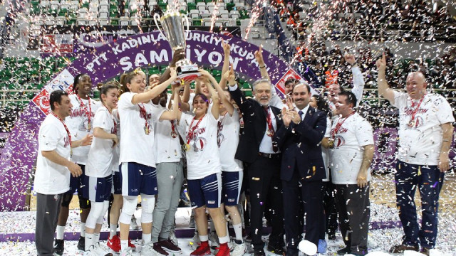 Turkiye Kupasi Sampiyonu Yakin Dogu Universitesi Basketbol