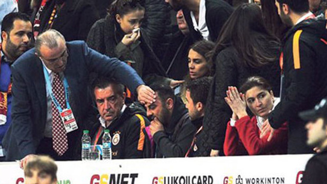 Korku dolu anlar ! Hasan Şaş tribünde...
