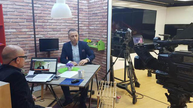 Kanal canlı yayında mühürlendi !
