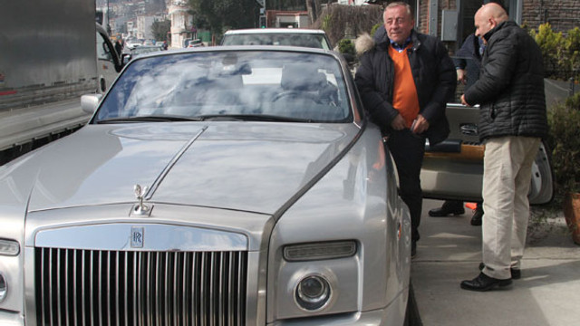 Ali Ağaoğlu'nun parası cebine sığmadı