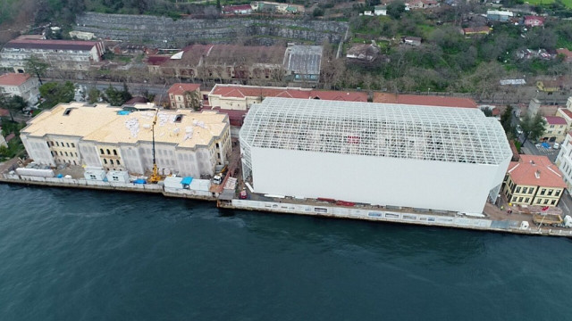 Kabataş Erkek Lisesi'nde tartışma yaratan restorasyon