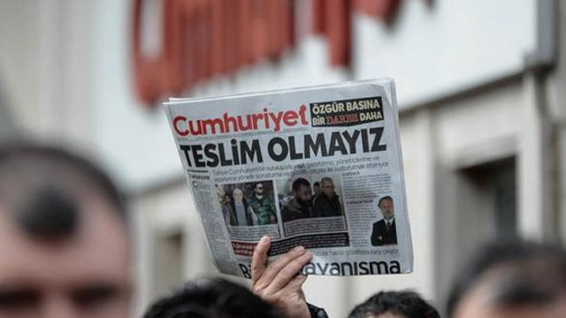 Cumhuriyet davasında Murat Sabuncu ve Ahmet Şık'a tahliye kararı
